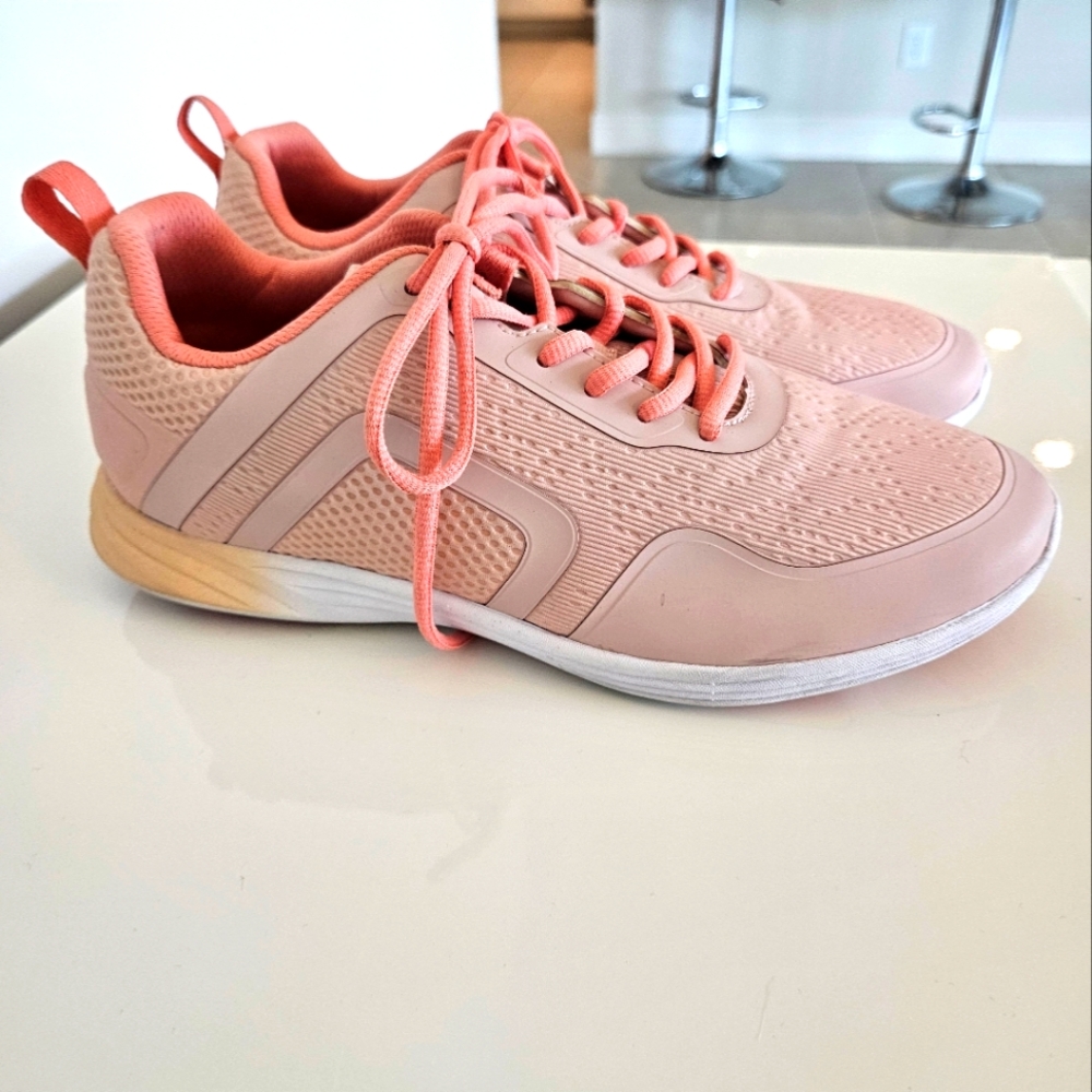 Euc Vionic Active Training Sneakers - image 3